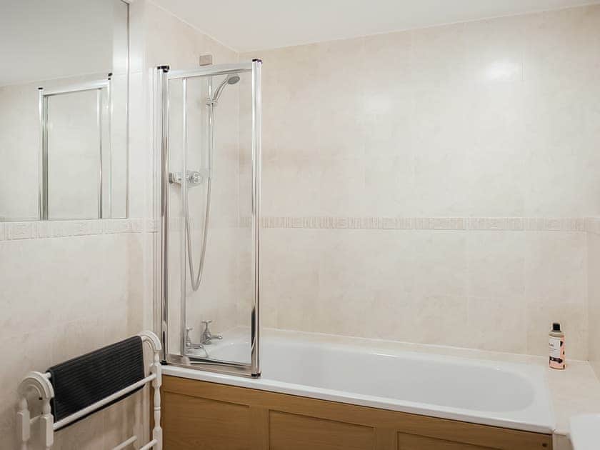 Bathroom | Henchard - Greenwood Grange Cottages, Higher Bockhampton, near Dorchester
