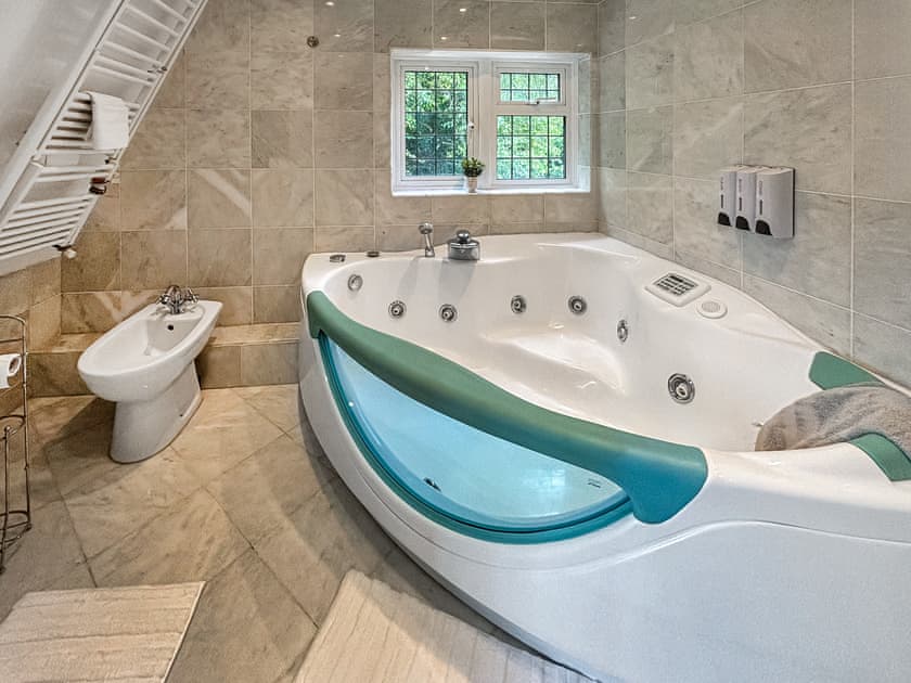 Bathroom | The Gables - Five Gables, Merstham