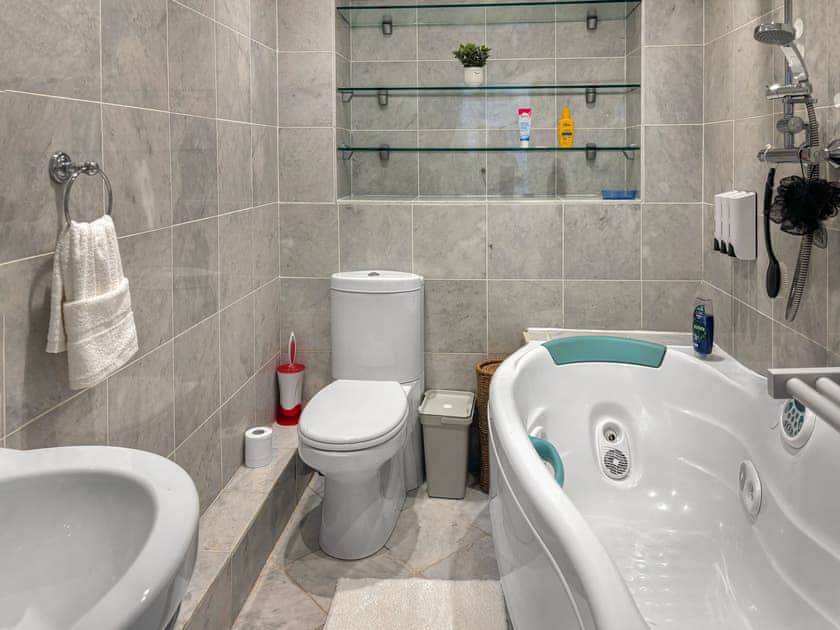 Bathroom | The Gables - Five Gables, Merstham
