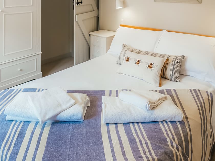 Double bedroom | Mellchester - Greenwood Grange Cottages, Higher Bockhampton, near Dorchester