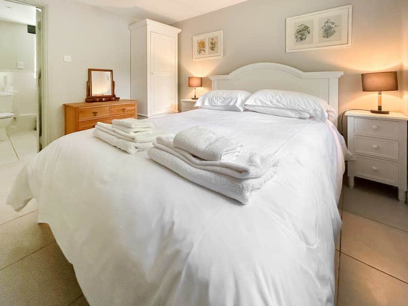 Double bedroom | Bredy - Greenwood Grange Cottages, Higher Bockhampton, near Dorchester