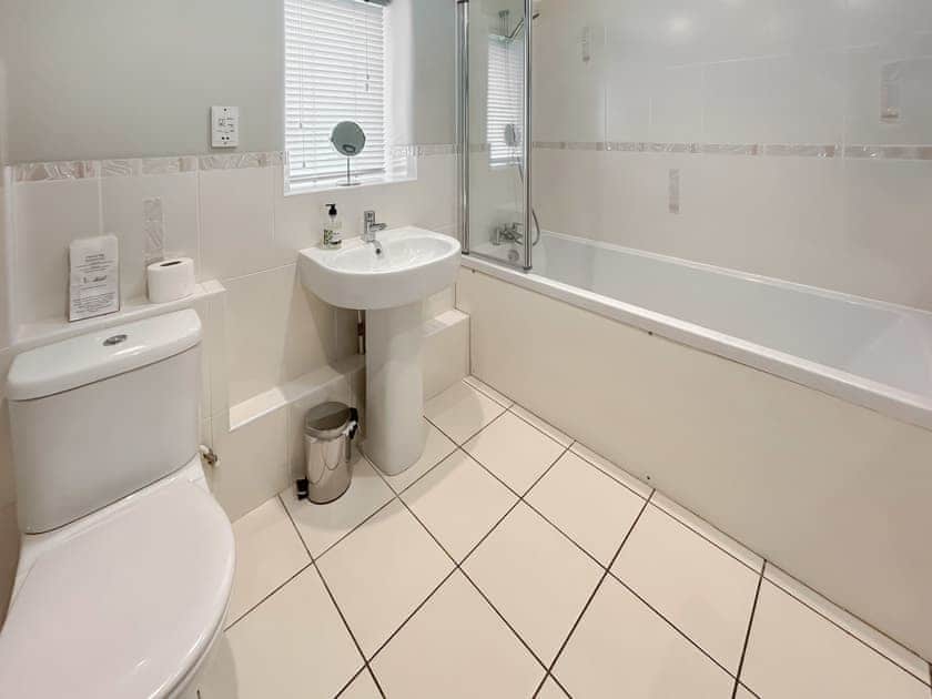 Bathroom | Bredy - Greenwood Grange Cottages, Higher Bockhampton, near Dorchester