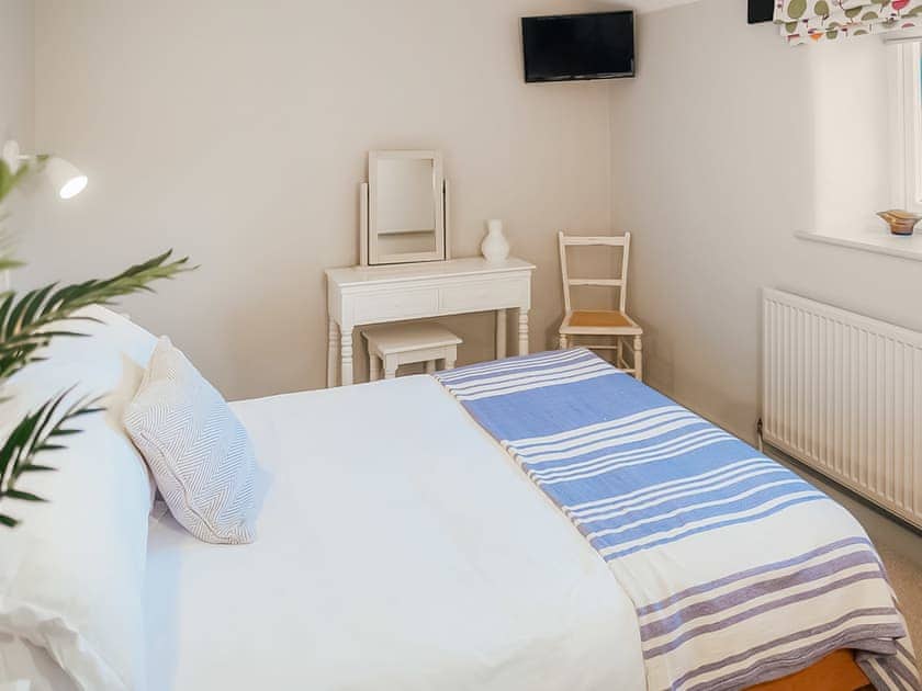 Double bedroom | Marlott - Greenwood Grange Cottages, Higher Bockhampton, near Dorchester