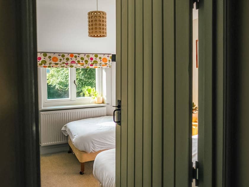 Twin bedroom | Weatherbury - Greenwood Grange Cottages, Higher Bockhampton, near Dorchester