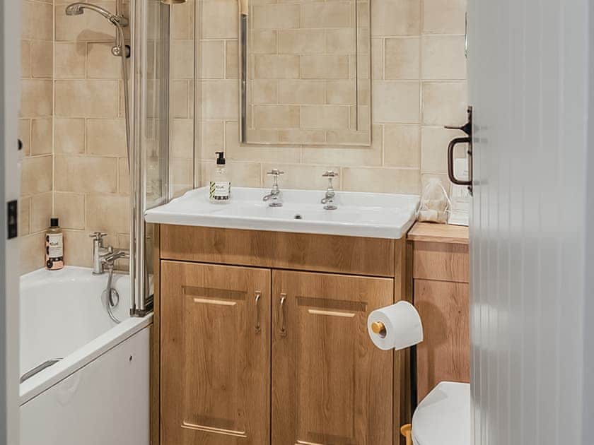 Bathroom | Weatherbury - Greenwood Grange Cottages, Higher Bockhampton, near Dorchester