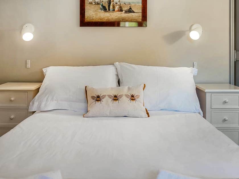 Double bedroom | Sandbourne - Greenwood Grange Cottages, Higher Bockhampton, near Dorchester