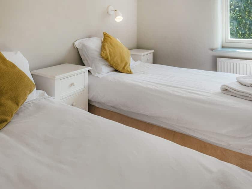 Twin bedroom | Sandbourne - Greenwood Grange Cottages, Higher Bockhampton, near Dorchester