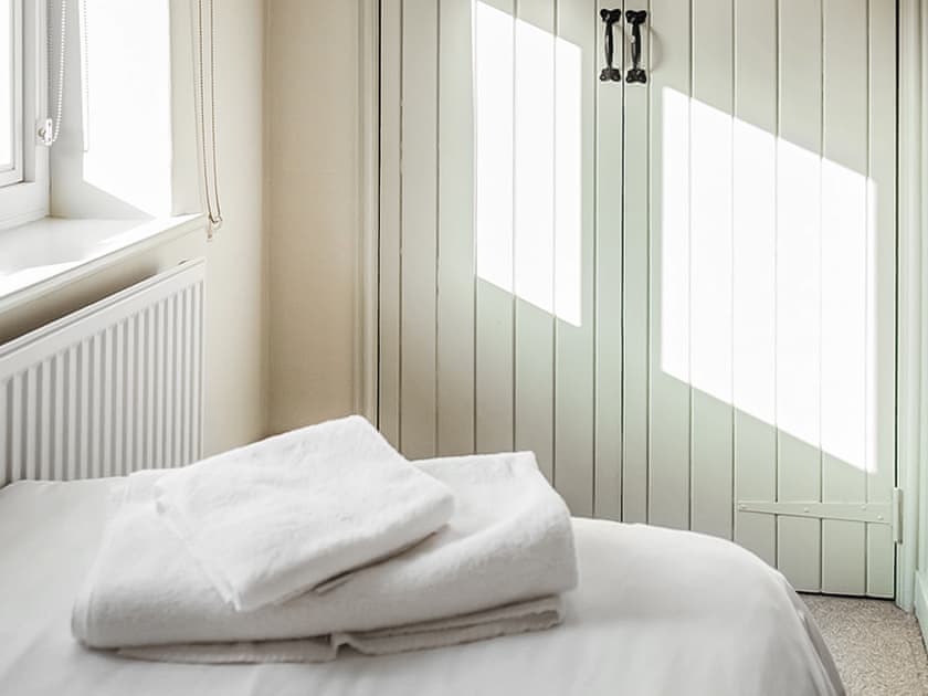 Twin bedroom | Stourcastle - Greenwood Grange Cottages, Higher Bockhampton, near Dorchester