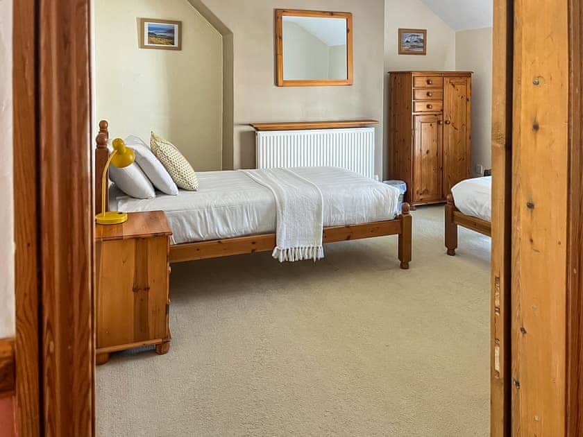 Twin bedroom | Ty Nain, Tywyn