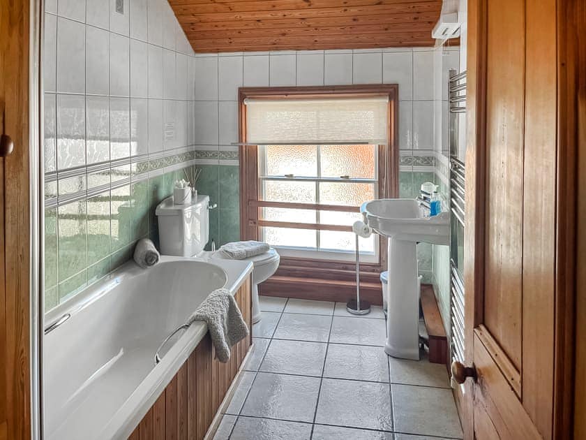 Bathroom | Ty Nain, Tywyn