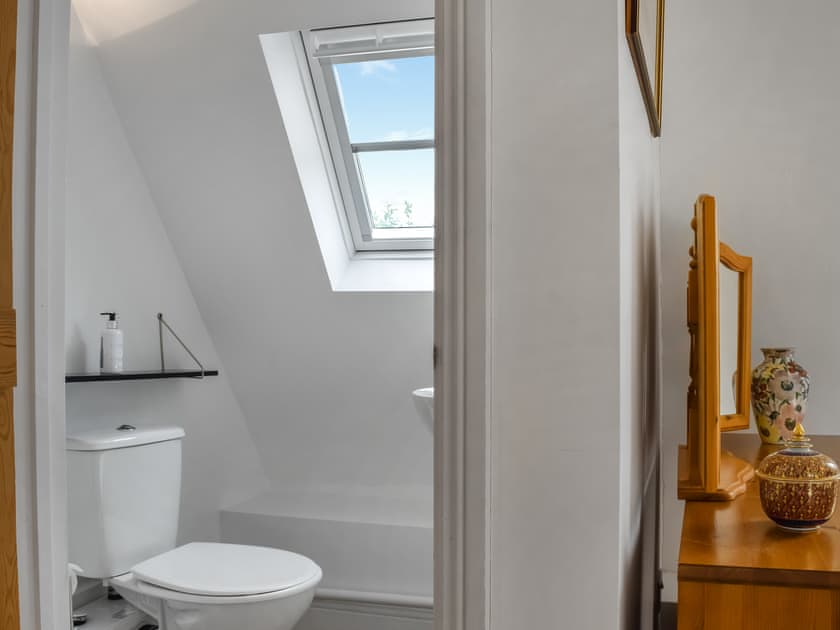 Bathroom | Jasmine Cottage, Walgrave