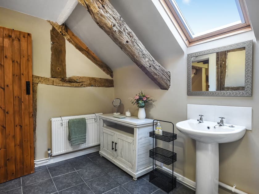 Bathroom | Ty-Ucha, Llangollen
