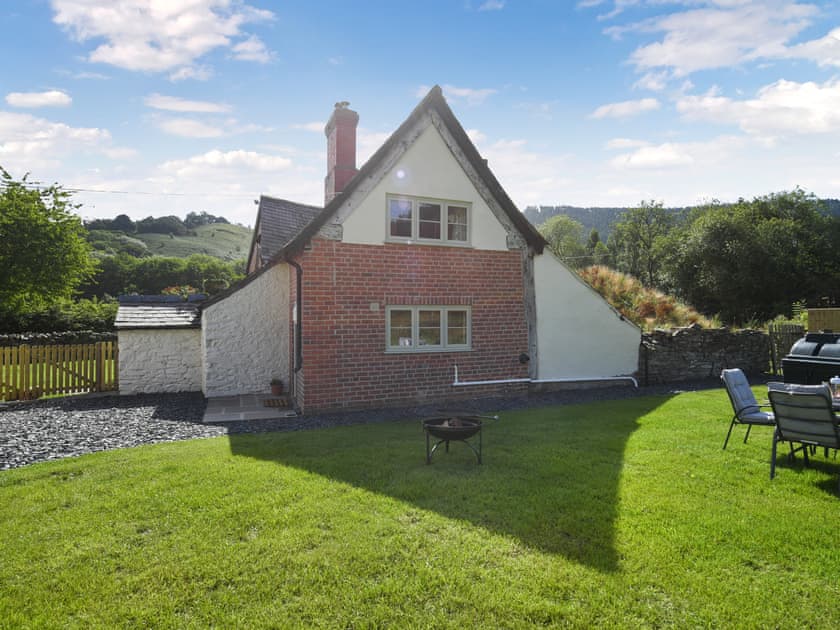 Exterior | Ty-Ucha, Llangollen
