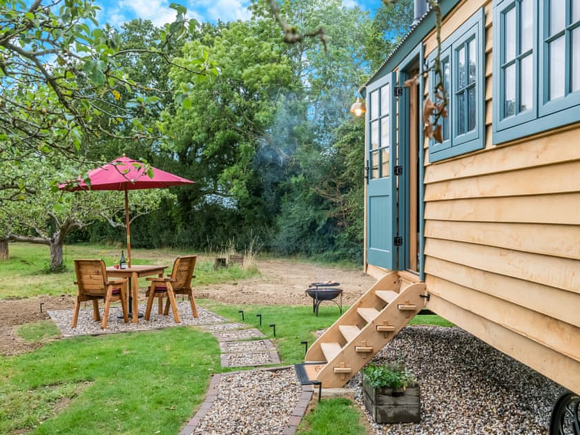Sitting-out-area | Shepherd’s Retreat, Ongar