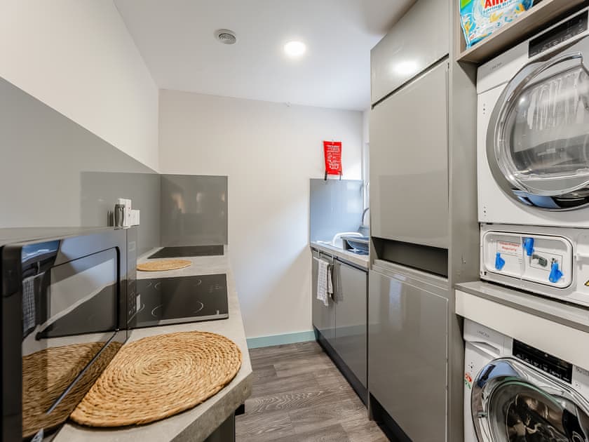 Shared guest kitchen area | The Bothy - Heart of Scotland Holidays, Polmont, near Falkirk