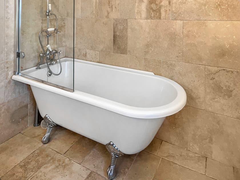 Bathroom | No 1 Swallowholm Cottages, Arkengarthdale