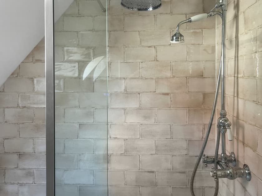 Bathroom | Cottage Ixworth, Bury St Edmunds