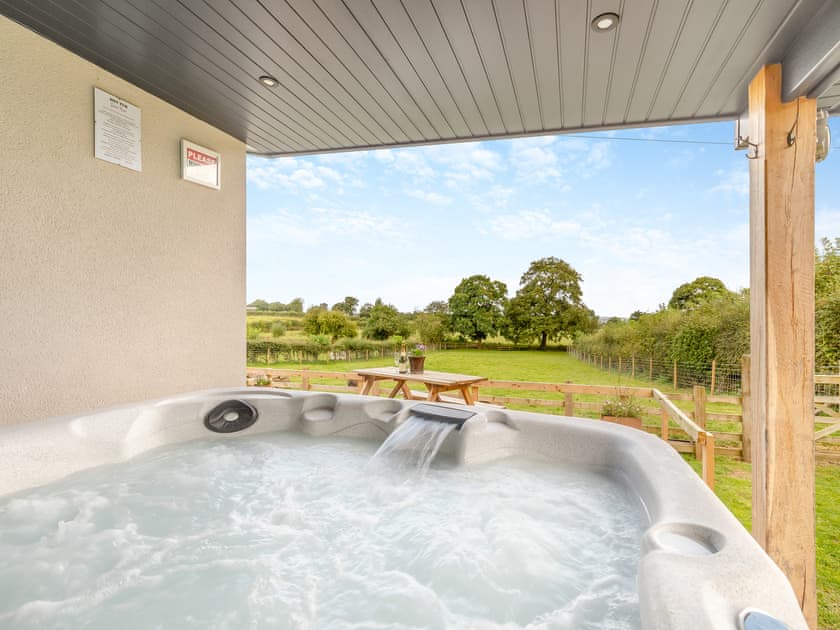 Jacuzzi | Sheep Meadow, Wetley Rocks, near Leek