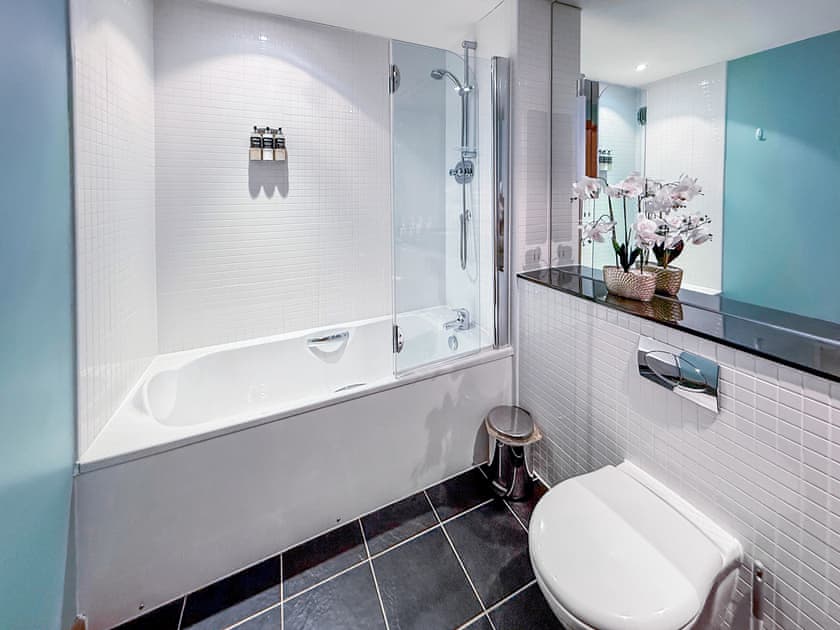 Bathroom | No.4 The Links Apartments, Brora