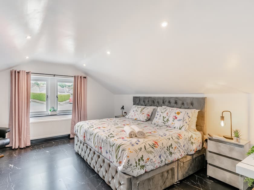 Double bedroom | Cobbydale Retreat, Silsden, near Skipton