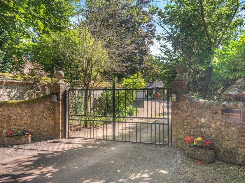 Driveway | Orchard Cottage, Over Wallop, near Stockbridge