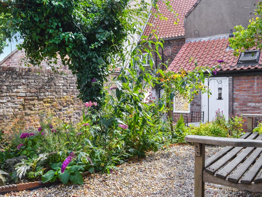Outdoor | Craven House, Bridlington