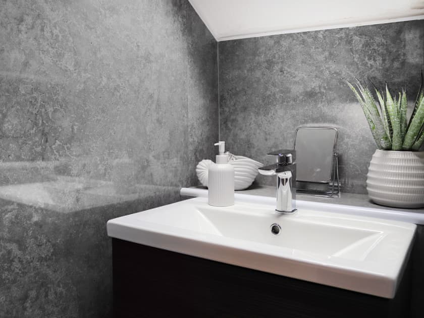 Shower room | Lazy Lobster, Amlwch