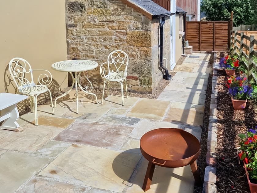 Sitting-out-area | The Old Cottage, Lambley, Northumbria and North Pennines