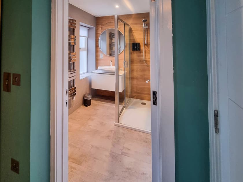 Shower room | No 2B - Belgrave holidays, Aberystwyth
