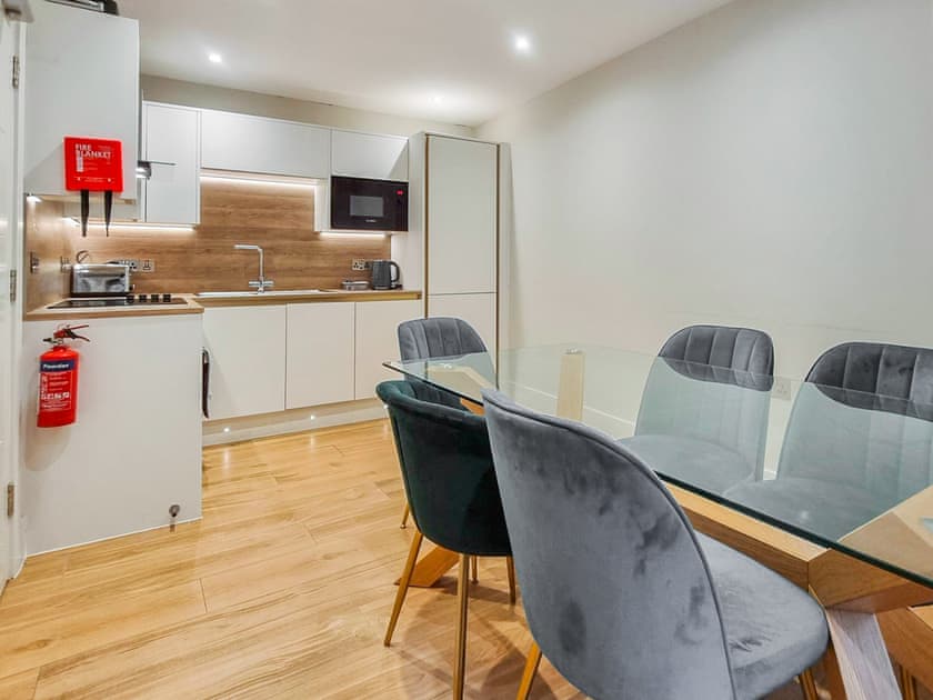 Kitchen/diner | Belgrave holidays - No 1B - Belgrave House, Aberystwyth