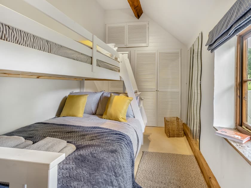 Bunk bedroom | Coachmans Cottage, Bromyard