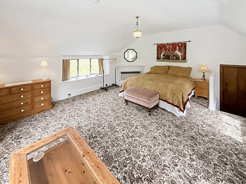 Double bedroom | The Gate House, Creigiog Mill, Llanarmon-Yn-Ial