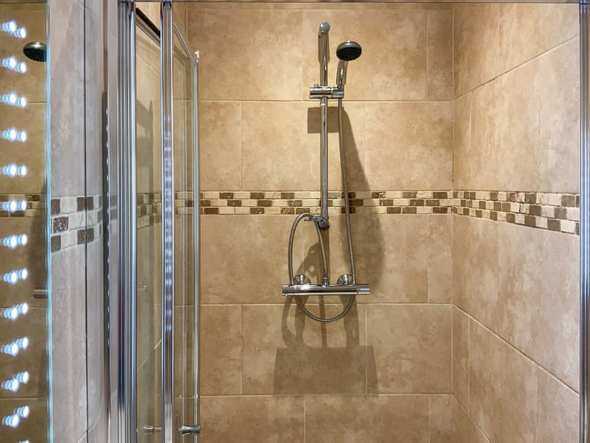 Bathroom | Edleston Holidays - Flat 1E - Edleston House, Aberystwyth