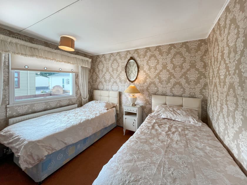 Twin bedroom | Lisset - Creebridge, Newton Stewart