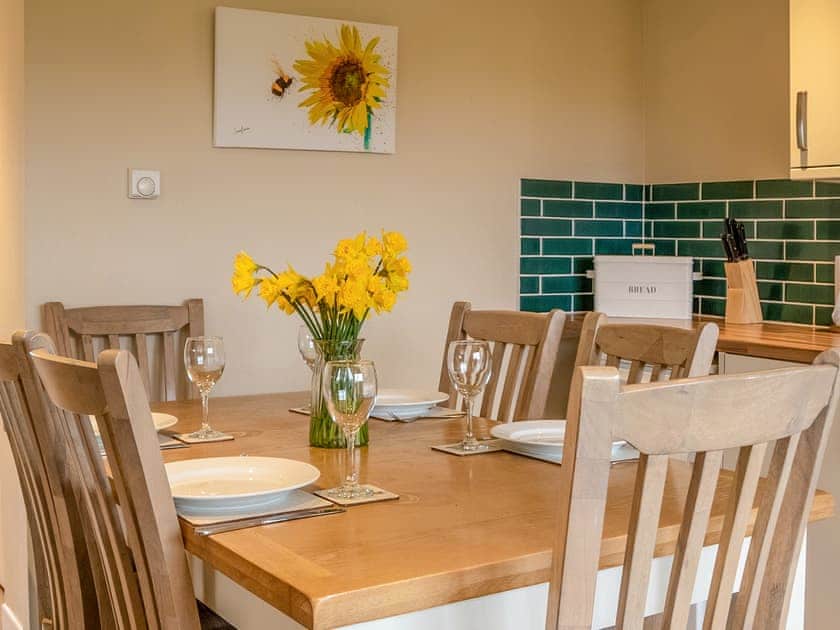 Kitchen/diner | Dovecote - Bachilton Farm, Methven, near Perth