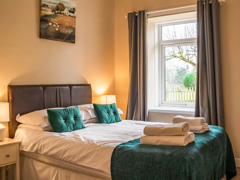 Double bedroom | Dovecote - Bachilton Farm, Methven, near Perth