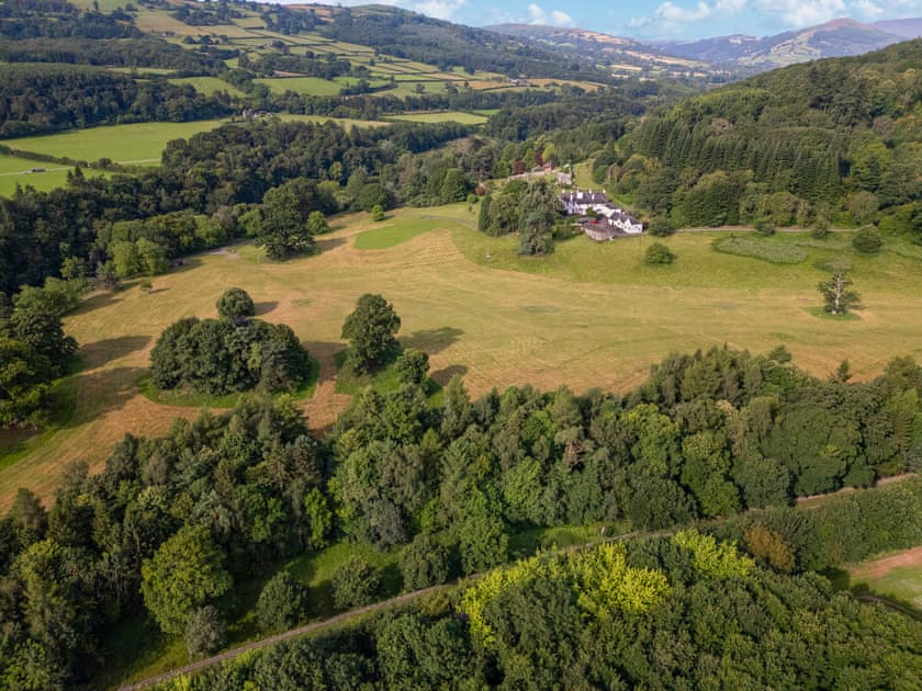 Surrounding area | The Library - Glanusk Estate, Crickhowell