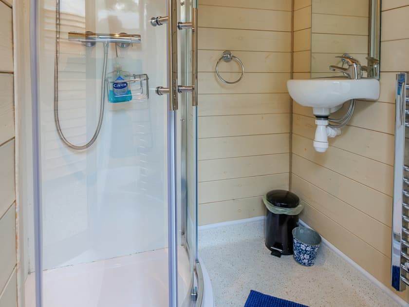 Shower room | Oak Retreat - Glanusk Estate, Crickhowell