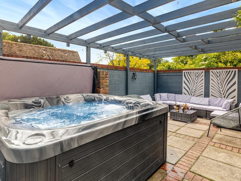 Hot tub | The Anchor, Sutton, Nr Ely