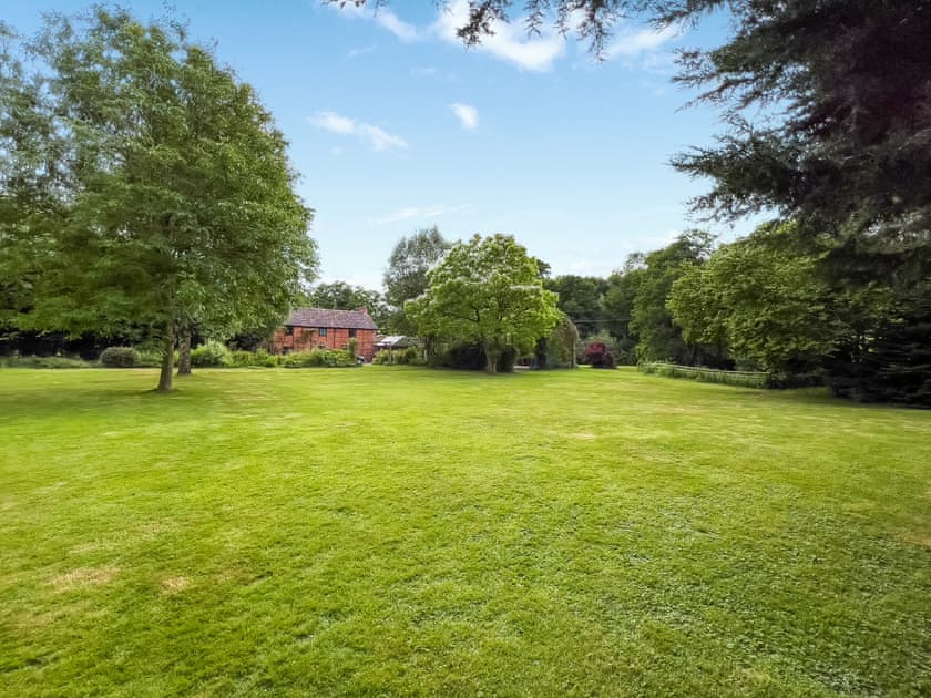 Garden and grounds | Coachmans Cottage, Bromyard