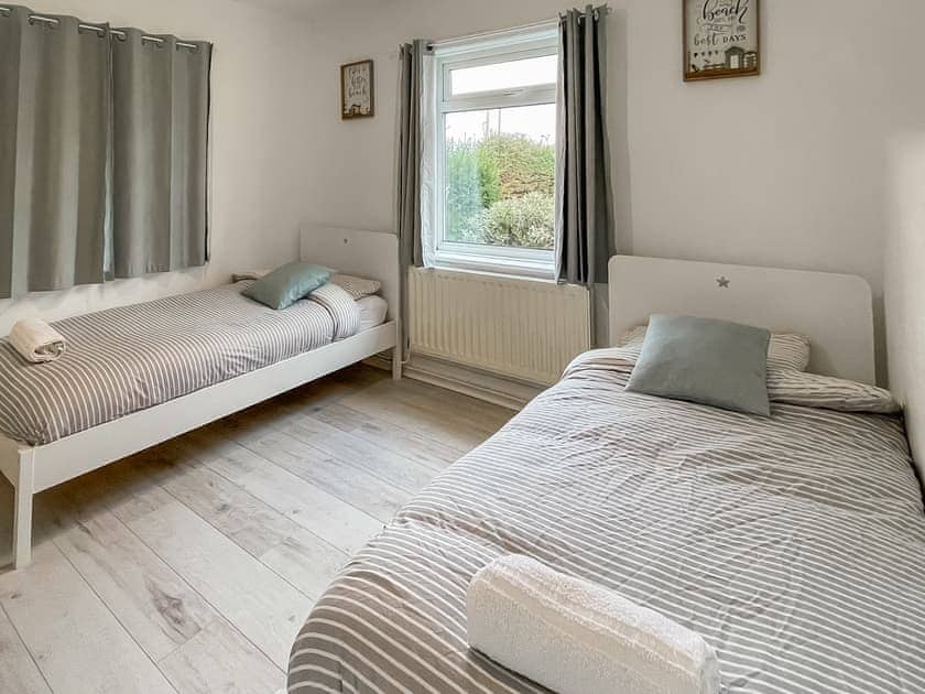 Twin bedroom | Sea View Cottage, Greatstone, New Romney