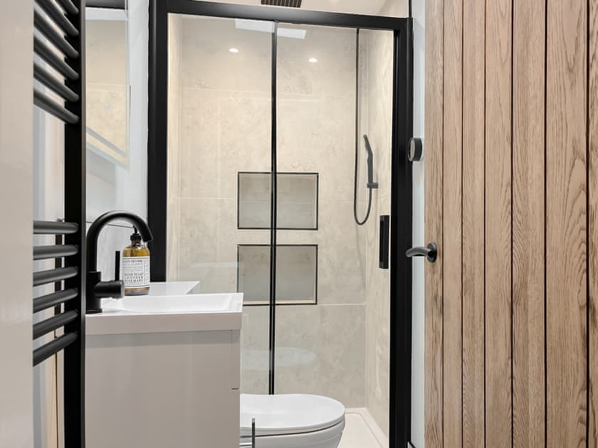Shower room | Cosy Cottage, Howden, Nr Goole