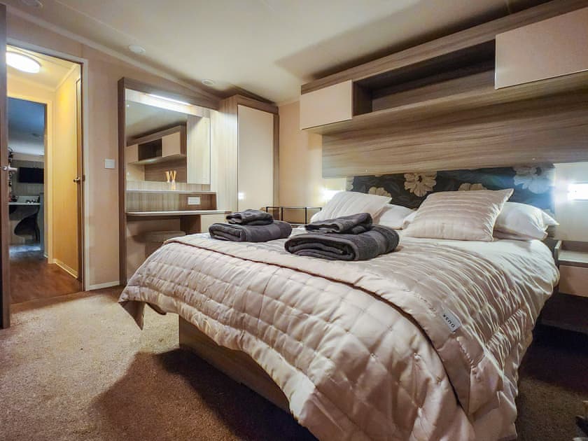 Double bedroom | Pigeon Coo Lodge, Hamstead
