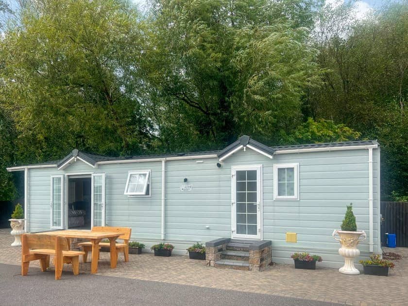 Exterior | Meadows Farm Lodge - Meadows Farm, Gorseinon, near Swansea