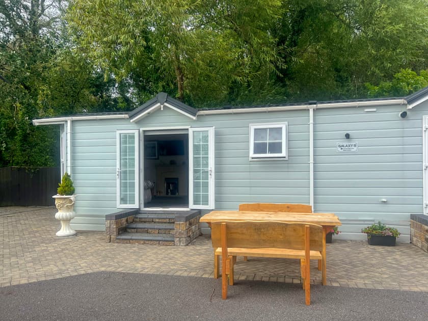 Exterior | Meadows Farm Lodge - Meadows Farm, Gorseinon, near Swansea