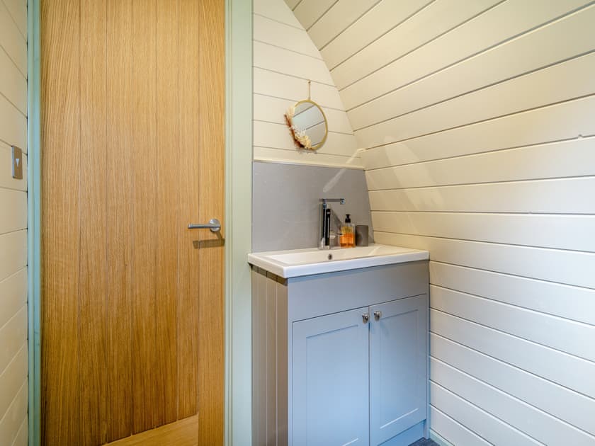 Bathroom | Shetland - Cow & Plough, Oadby