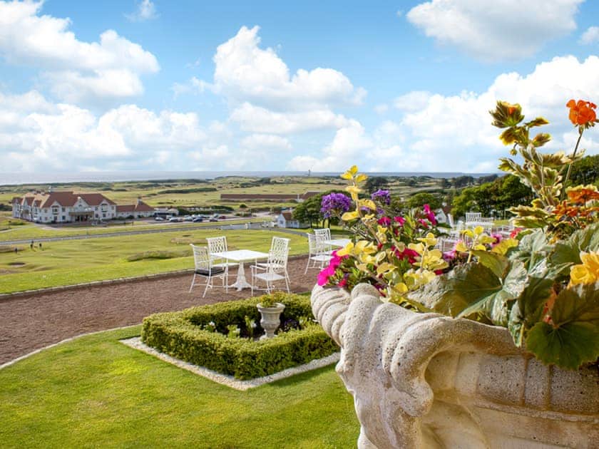 Garden and grounds | Royal Aberdeen - Lands of Turnberry Cottage, Turnberry