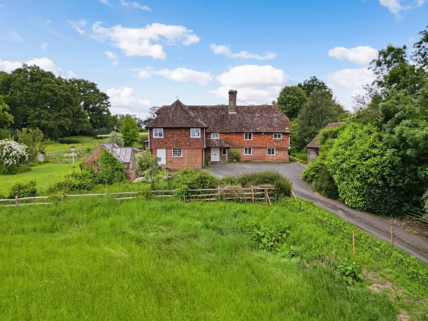 Exterior | Holdens, Hartfield