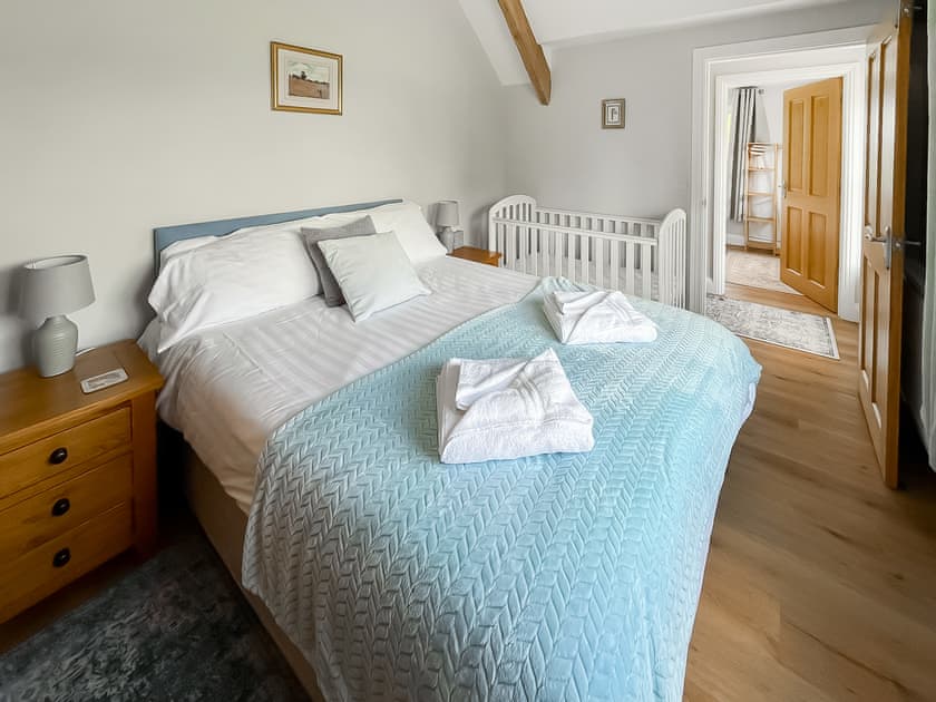 Double bedroom - Room 5 | Llwyncelyn Farmhouse, Clynderwen