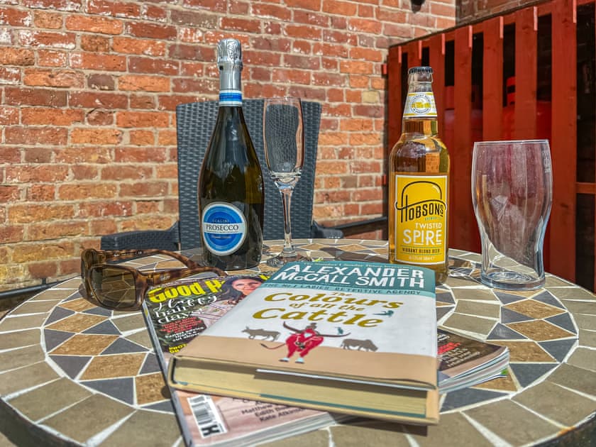 Outdoor eating area | Lavender Cottage, Shrewsbury